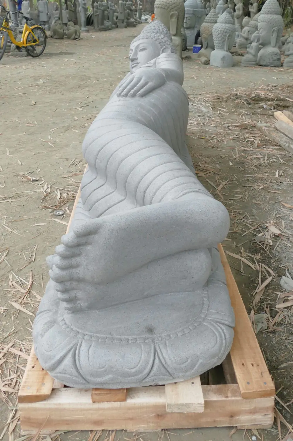  Product image 7 of the product “Lying Buddha, 310cm wide, made from riverstone ”